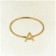Anello della collezione Alphabet con lettera a scelta