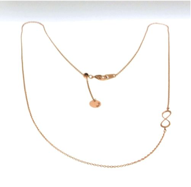 Collana in oro 18kt con elemento passante a forma di infinito posizionato lateralmente sulla catena.